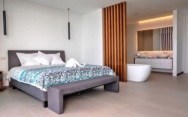 Plush Villa in Adeje with Infinity Pool, Sea-View & Large Terrace