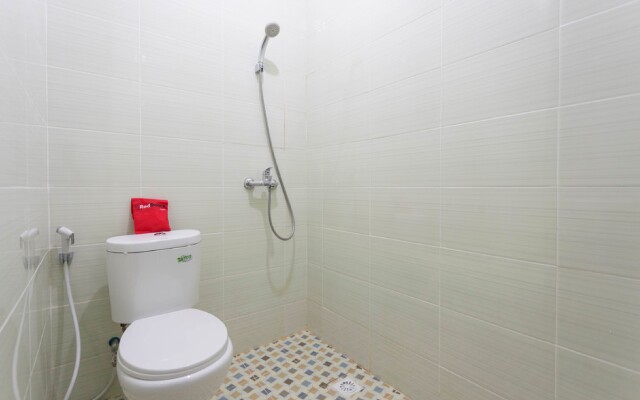 RedDoorz Plus @ Boulevard Residence BSD