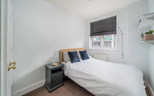Cozy 3-bed flat near Vauxhall Gardens