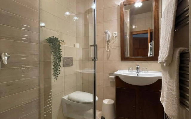 Karin Hotel