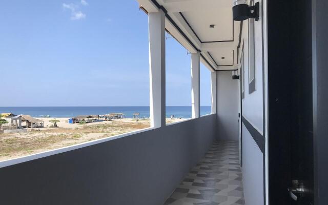 The Palms Resort & Bar