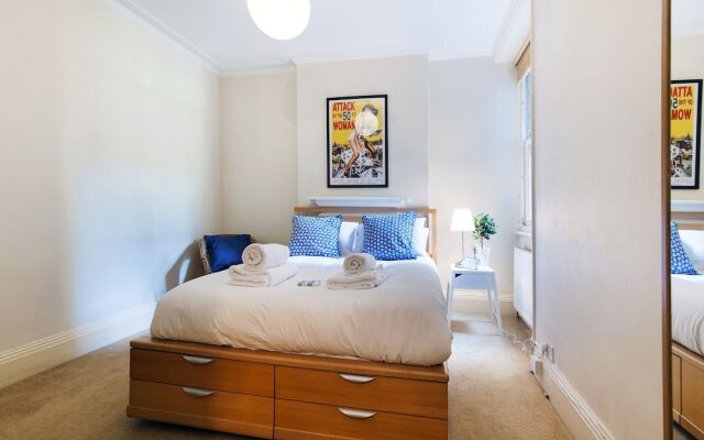 The Fulham Drive Mansion - GA15 - RGB 96027