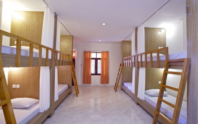 Kuta Dormitory - Hostel