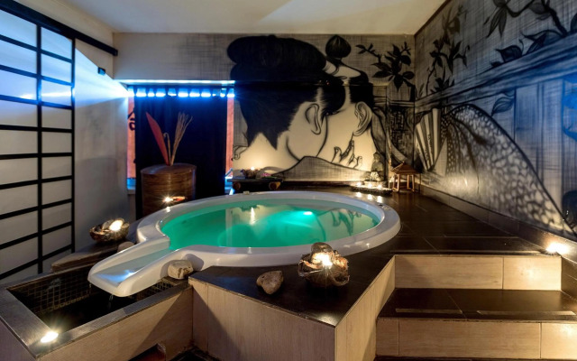 Silver Hotel by BarbarHouse