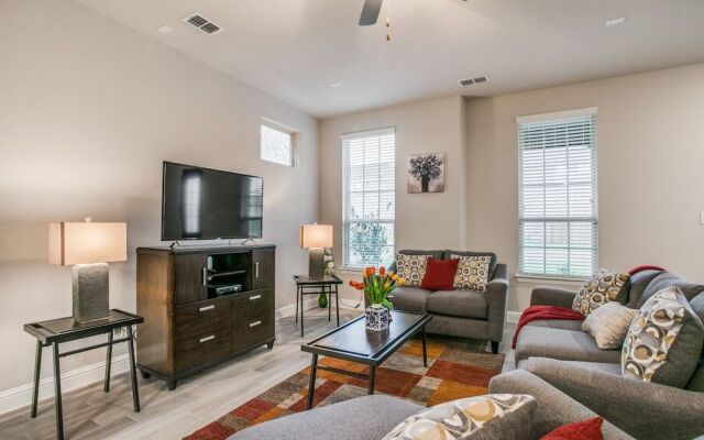 Beautiful furnished 3 bedroom Allen Home