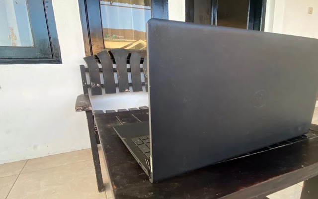 OYO Life 93256 Kos Meninting