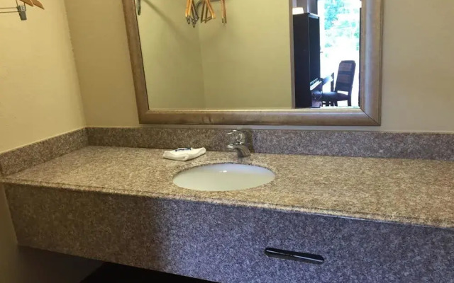 Opelika Knights Inn
