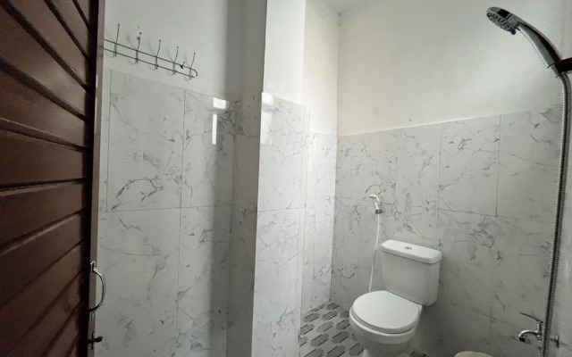 OYO 94579 Sm Raja Guest House