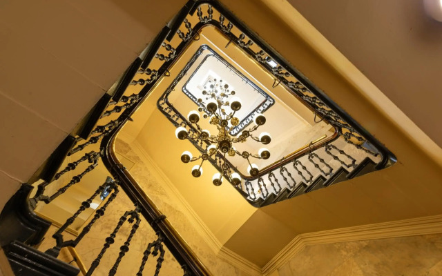 Sir Thomas Hotel