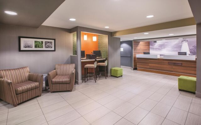 La Quinta Inn & Suites Erie