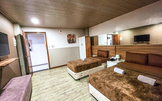 OYO 767 Hotel Urban - Khotel Kurban Hotel