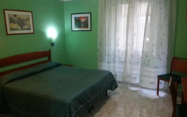 Roxena House