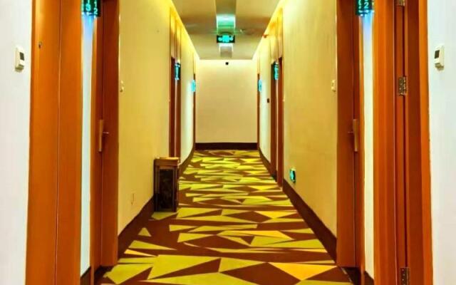 Vatica Jiuquan Eastern Bus Station Hotel