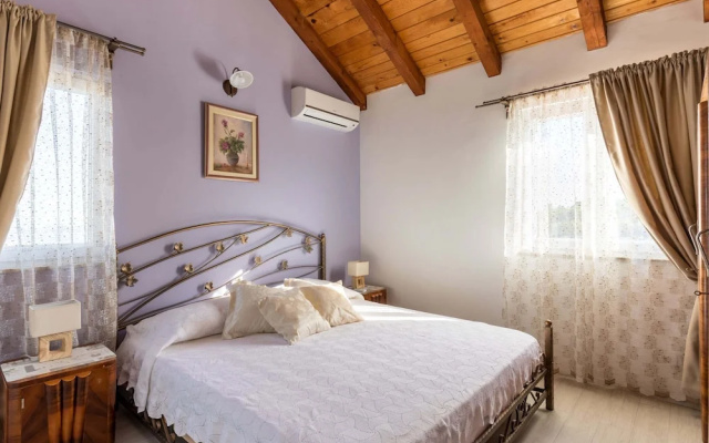 Luxurious Villa in Selca With Pool