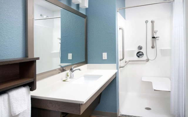 WoodSpring Suites Signature Houston IAH Airport