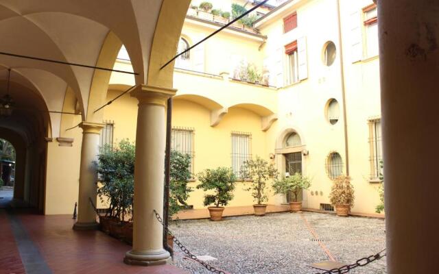 Room & Breakfast H & Ercolani