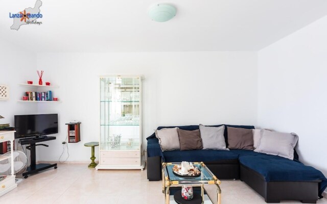 Sea Breeze the best view of Old town Harbour PDC