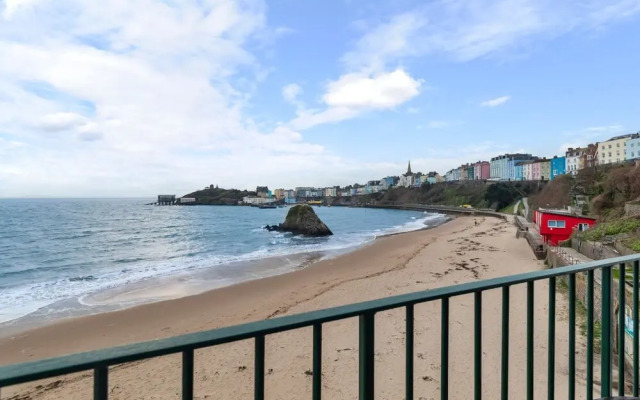 5 Sunny Cove - Direct Beach Access Sea Views