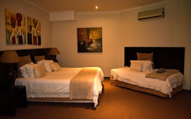 Waterfront Country Lodge