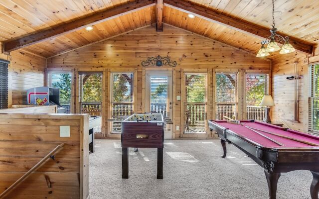 Gatlinburg Majesty by Jackson Mountain Homes