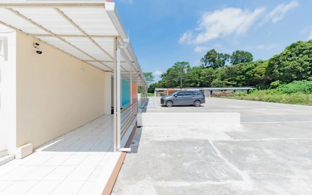 Sans Hotel Berau Square