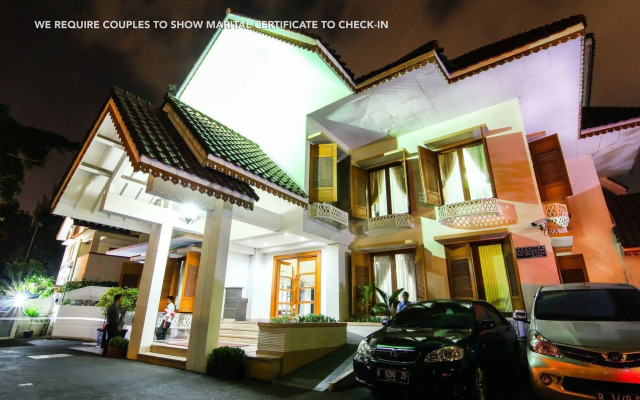 ZEN Rooms Menteng Syariah