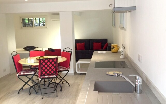 Studio in Vence, With Wonderful City View, Private Pool, Enclosed Gard