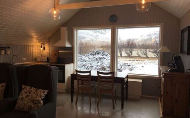 Grund Cabin