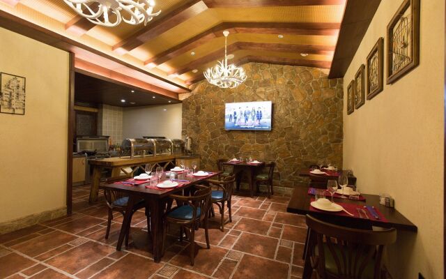 Shangri La Royal Boutique Inn