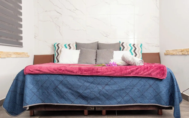 Apt in Del Valle Great Location near WTC
