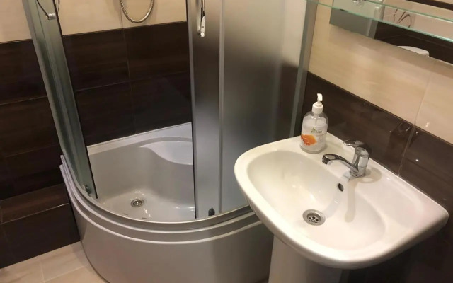 Hotel 18