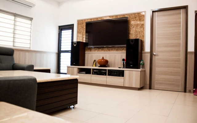 Yellow Mountain Homestay