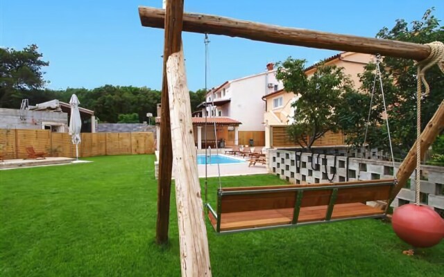 Holiday House Stinjan Licardo