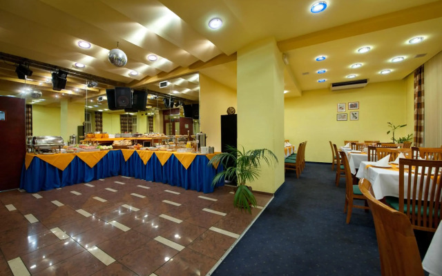 Hotel Henrietta