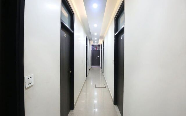 OYO 7100 Hotel Crossroads