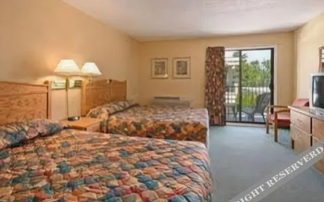 Super 8 Motel - Penticton