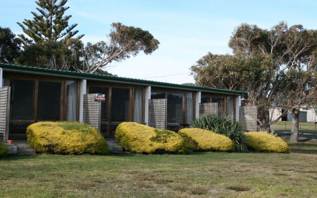Seaview Holiday Park and  Hostel