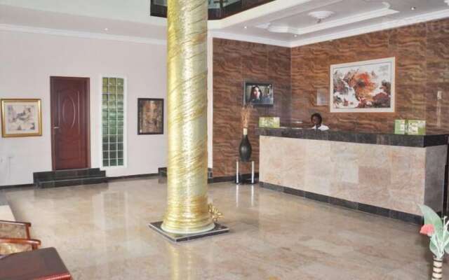 Denami Suites