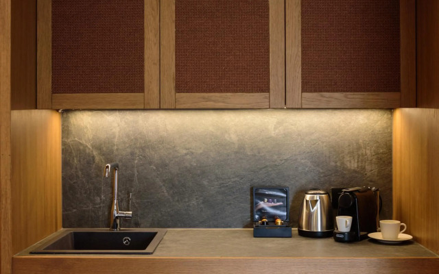 Alleys All-Suite Hotel & Spa