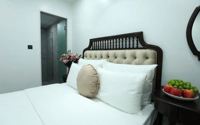 Royal Hotel Me Tri Ha