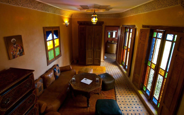 Riad Layalina