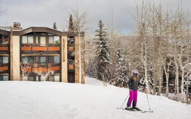 Laurelwood Condominiums 402