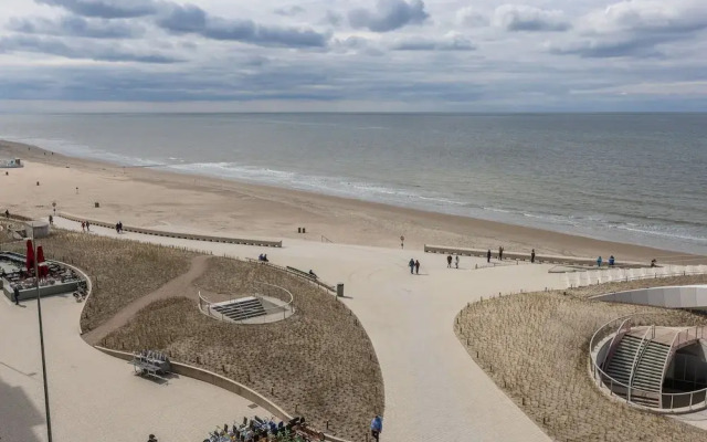 Apartment With Frontal Sea-views