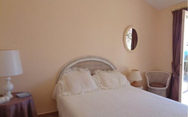 Villa avec piscine sur le Cap Nègre