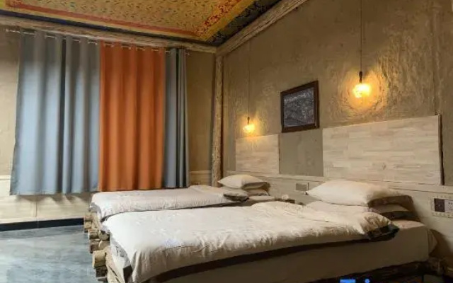 Xiaheshan Ancient Homestay (Cultural Plaza)