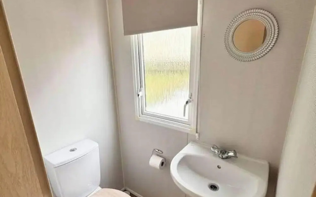 3 Bed-sleeps 8-pet Friendly-parking-sea View