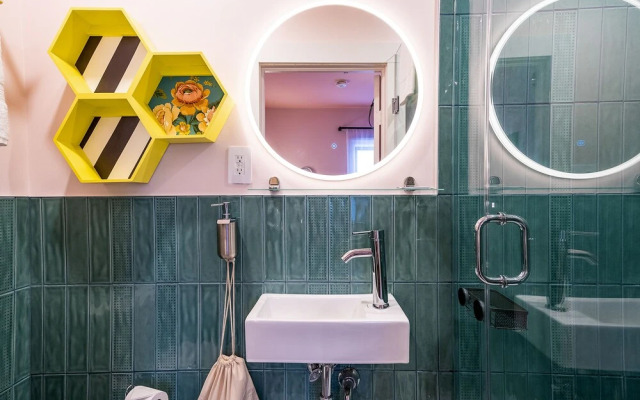 11 Rooms Boutique Hotel