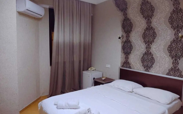 Golden Fish Hotel
