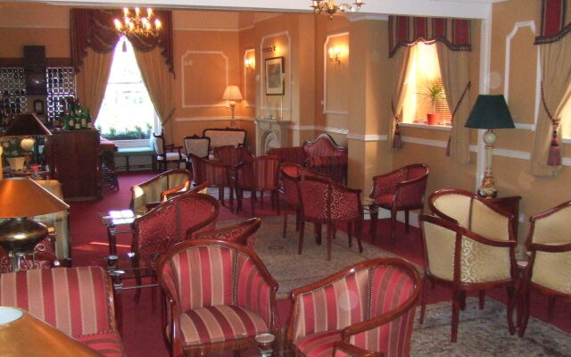 Ely House Hotel