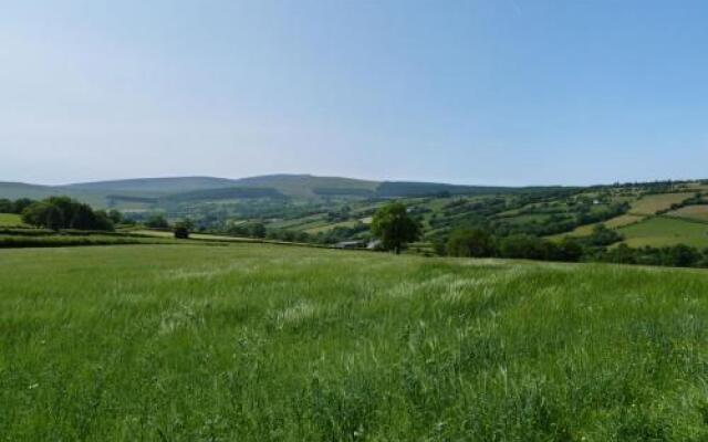 Llety Llyn y Fan